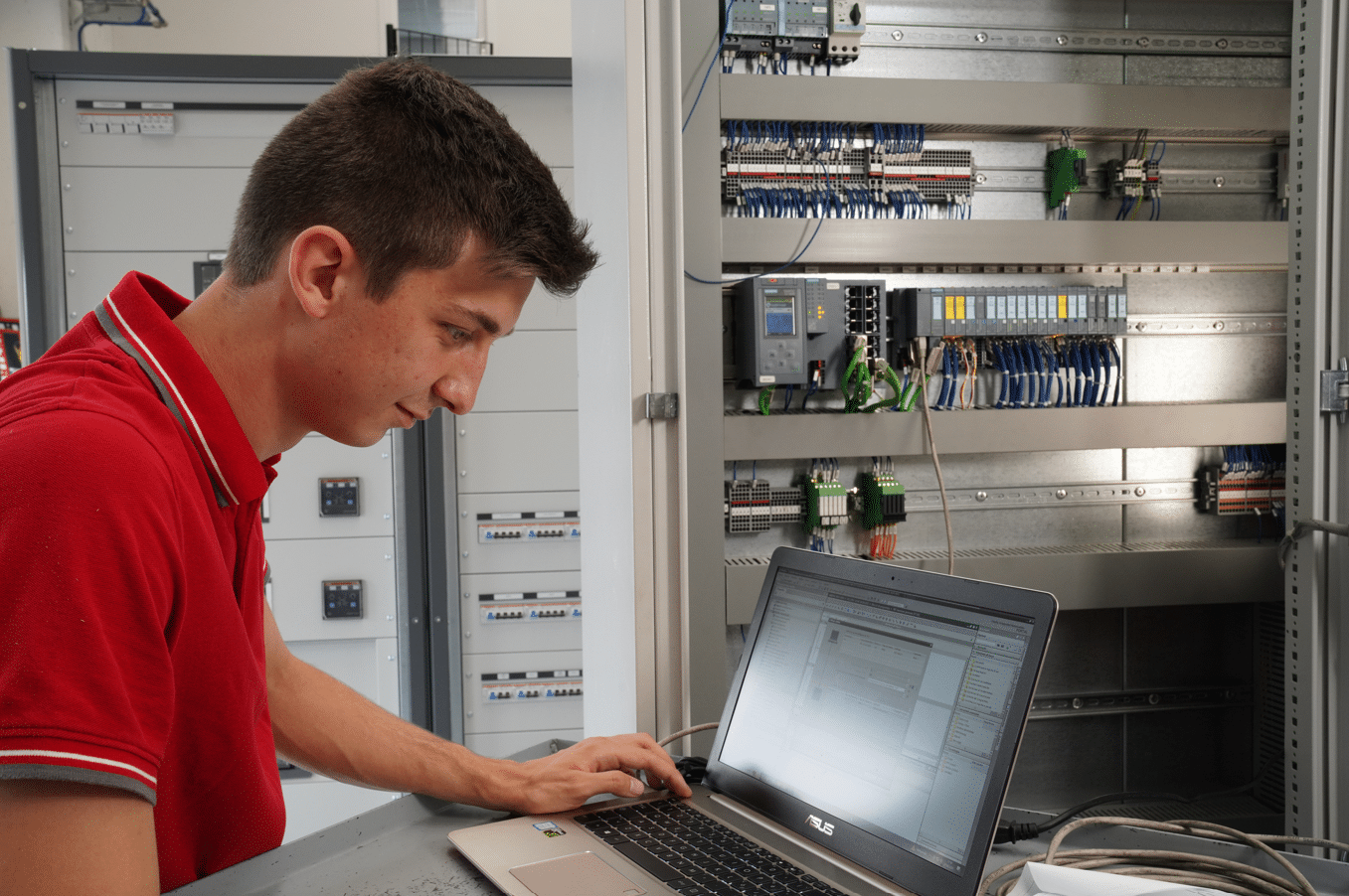 Chi Siamo e cosa facciamo in SD Quadri Automation